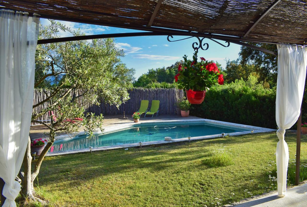 Saba Hotel Cabrieres-d'Avignon Bagian luar foto